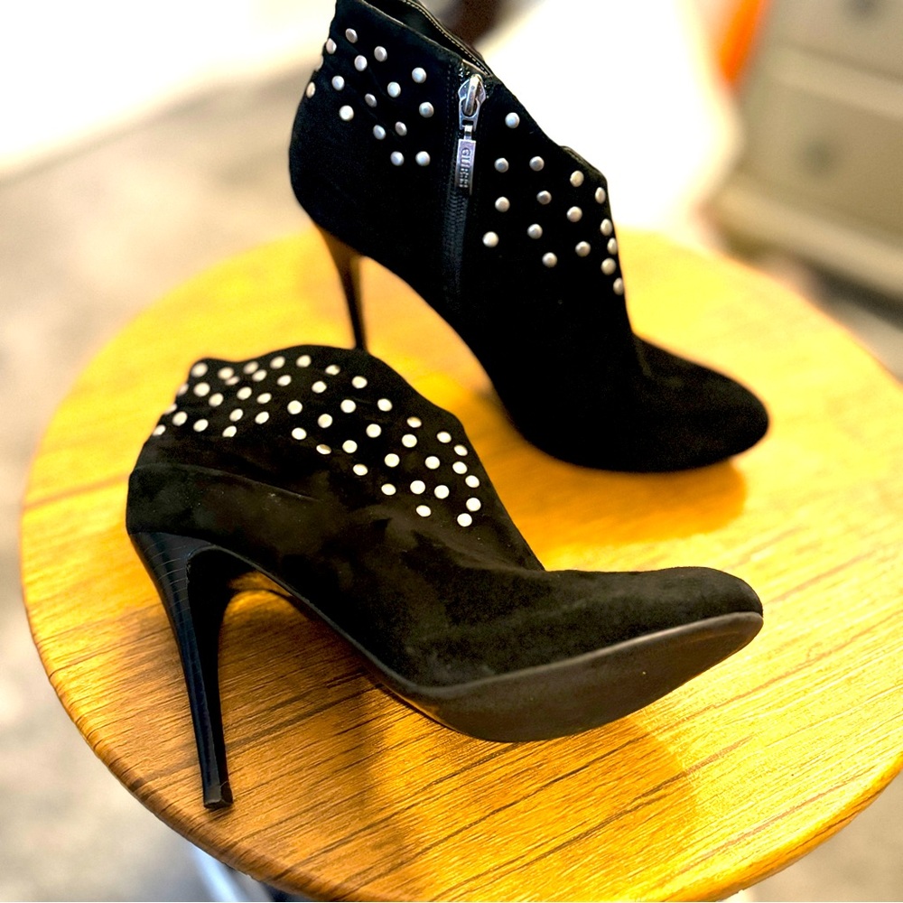 GUESS Black Suede High Heeled Booties with metal studs. Size 8.5M
